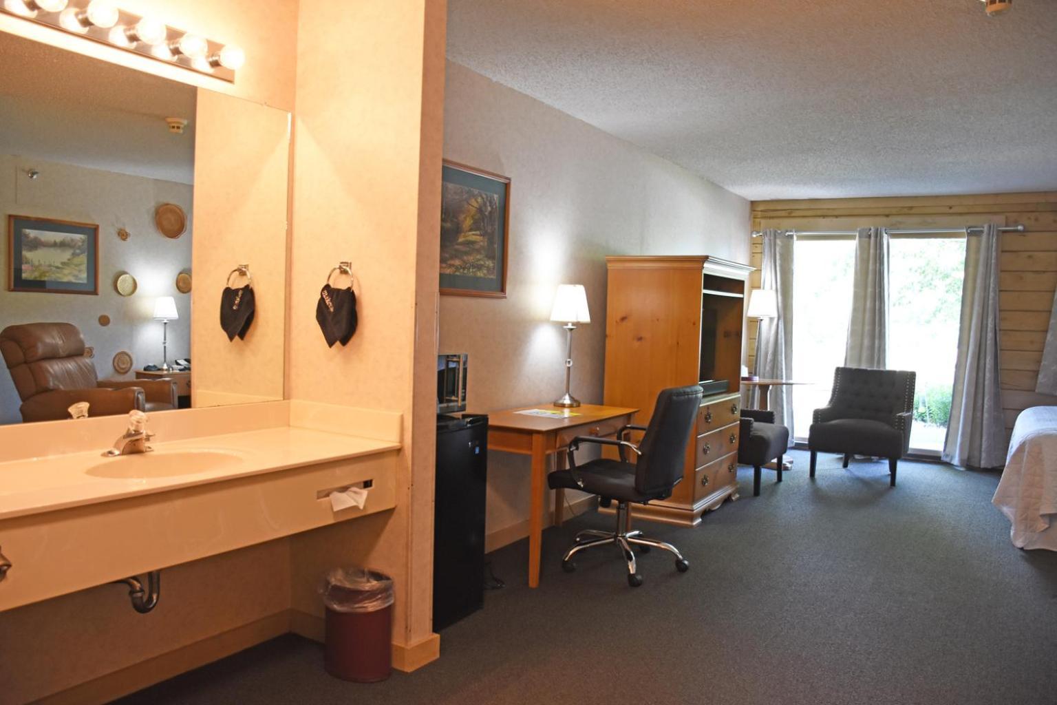 Paddle Wheel Inn Oregon Room photo